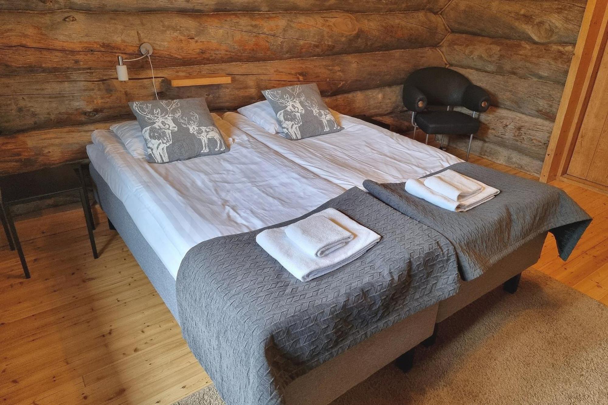 Kuukkeli Log Houses Aurora Resort Saariselka Oda fotoğraf