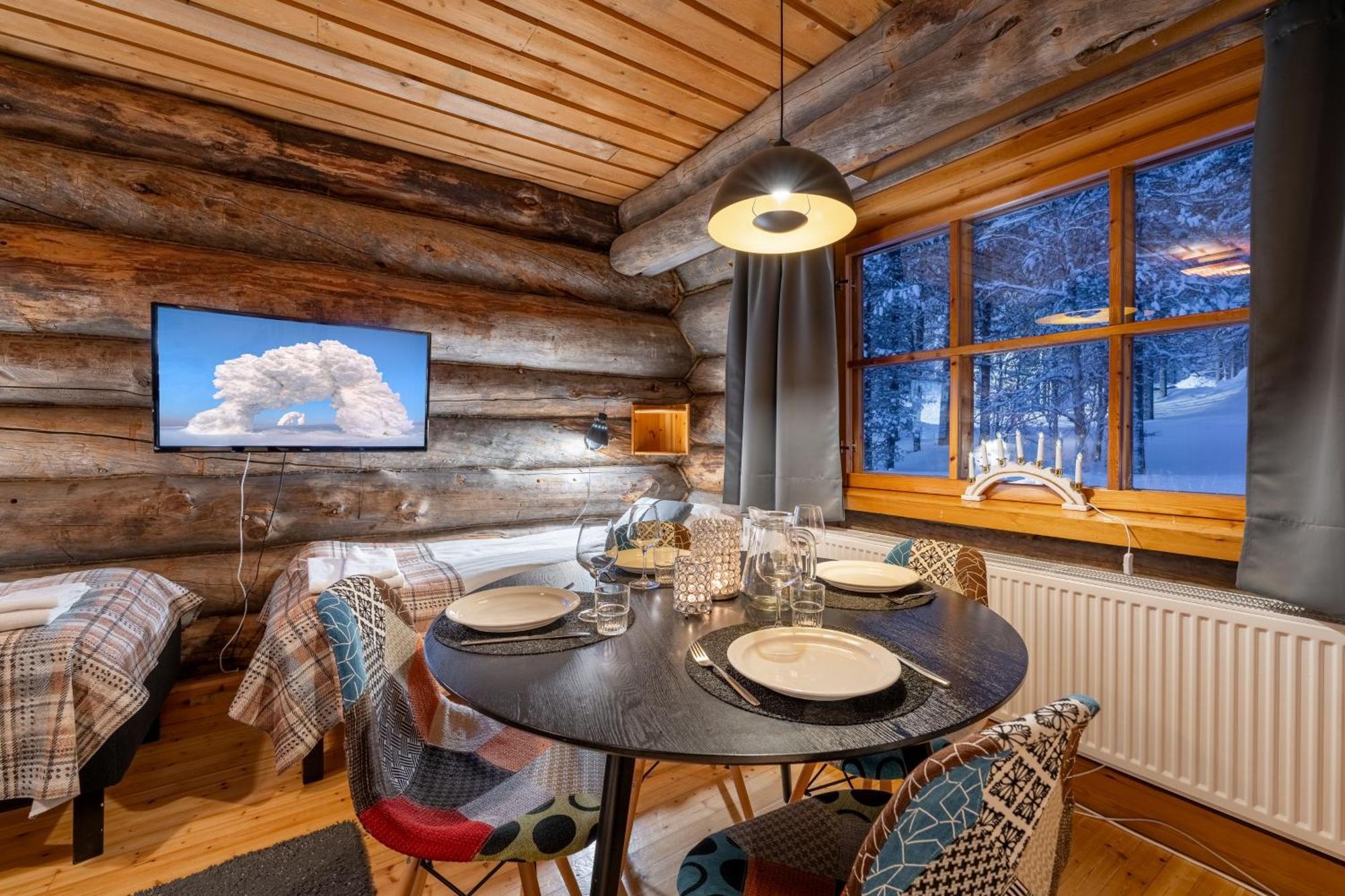 Kuukkeli Log Houses Aurora Resort Saariselka Oda fotoğraf
